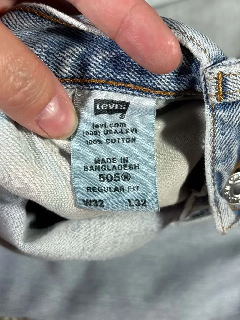 Levis 505 Regular Fit Light Wash Distressed Denim Jeans Size 32x32